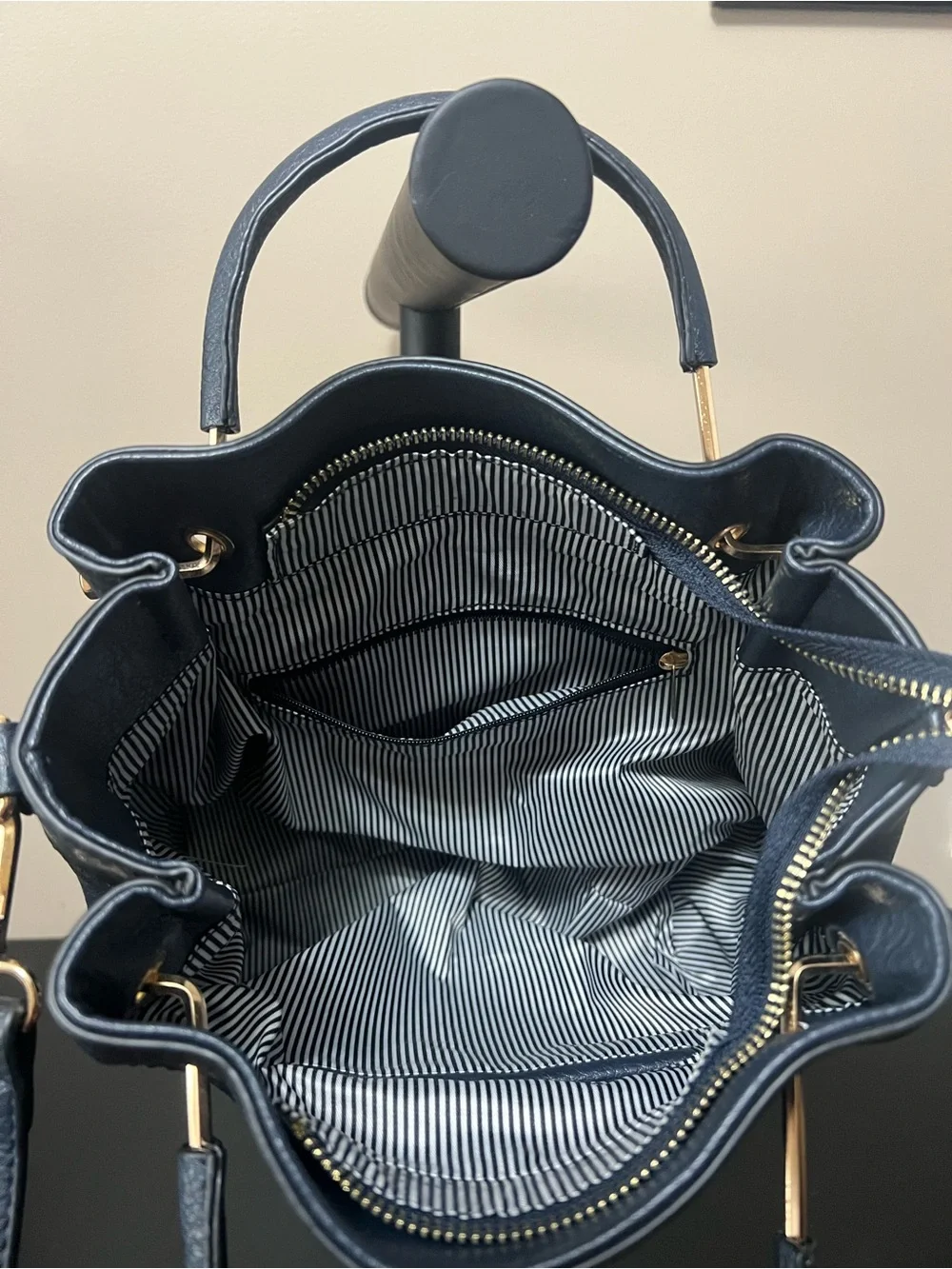 Women’s Navy Crossbody Tote Handbag - Gold Hardware
